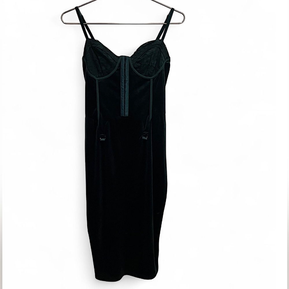 Dark Green Fitted Velvet Dress